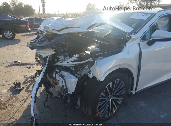 2T2BBMCA2PC008188 2023 LEXUS RX 350H White 