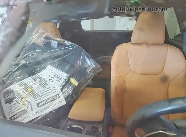2T2BBMCA2TC109466 2026 LEXUS RX White Vista de los asientos traseros
