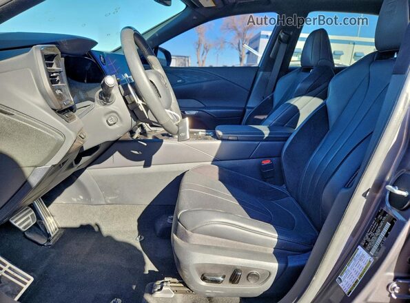 2T2BCMEA2PC006774 2023 LEXUS RX Gray Vista interior delantera