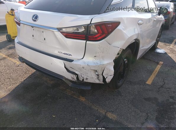2T2BGMCA5JC022997 2018 LEXUS RX 450H White 