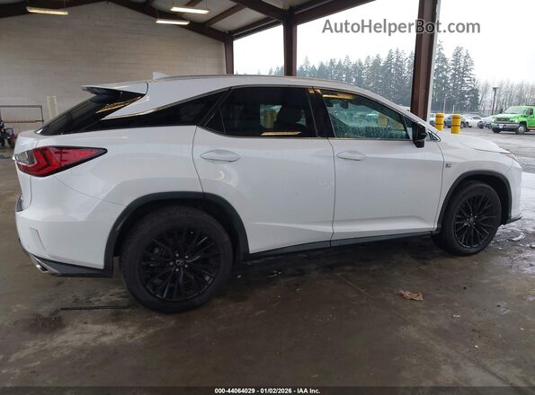 2T2BZMCA5KC200564 2019 LEXUS RX 350 White Widok wnętrza z tyłu