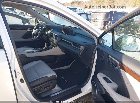 2T2BZMCAXKC189822 2019 LEXUS RX 350 White Front interior view