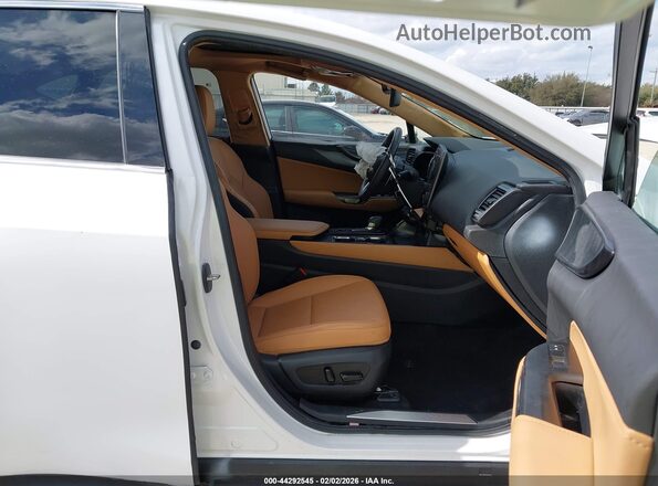 2T2GDCAZ4RC012085 2024 LEXUS NX 250 White Вид салону спереду