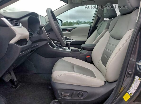 2T3A1RFV2PC381219 2023 TOYOTA LE Gray Vista interior delantera