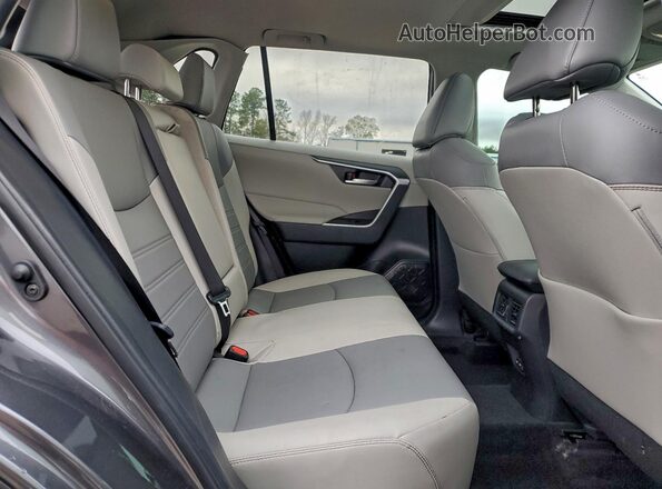 2T3A1RFV2PC381219 2023 TOYOTA LE Gray Vista interior trasera