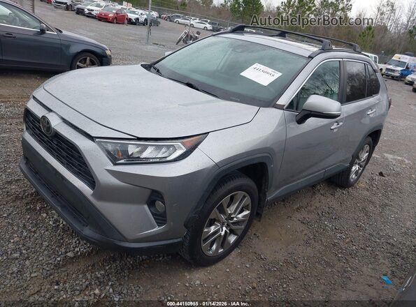 2T3C1RFV9KW014477 2019 TOYOTA LE Silver Vista tres cuartos delantera izquierda