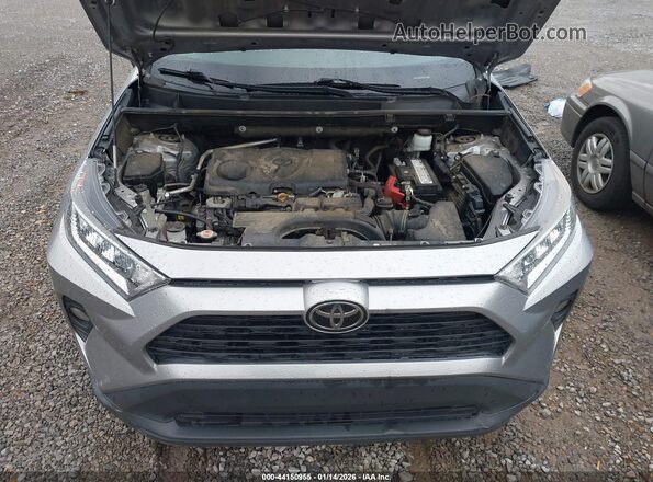 2T3C1RFV9KW014477 2019 TOYOTA LE Silver Vista trasera