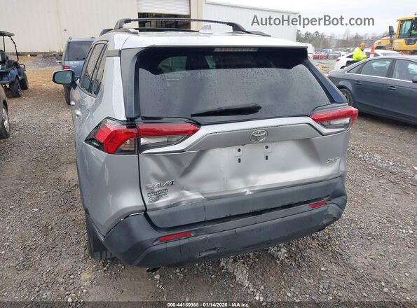 2T3C1RFV9KW014477 2019 TOYOTA LE Silver Vista frontal