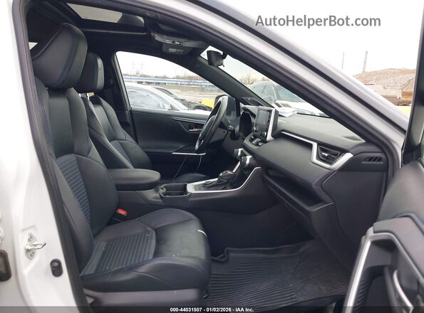 2T3EWRFV6LW070288 2020 TOYOTA RAV4 HYBRID White Front interior view