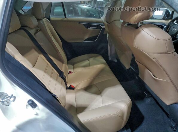 2T3N1RFV9NW266579 2022 TOYOTA LIMITED Белый Вид задней части салона