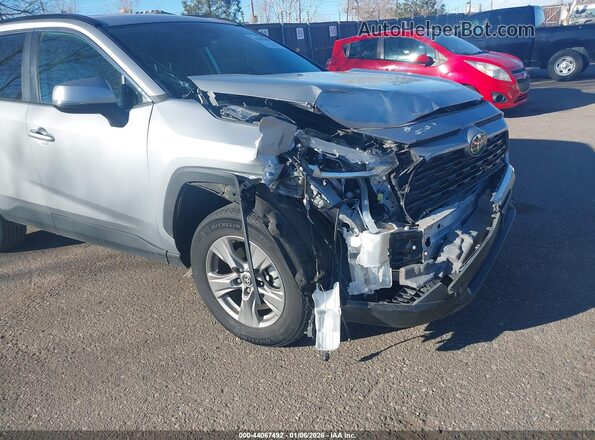 2T3P1RFV0RW419414 2024 TOYOTA LE Silver Вид спереду