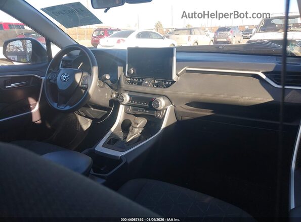 2T3P1RFV0RW419414 2024 TOYOTA LE Silver Вид салону спереду