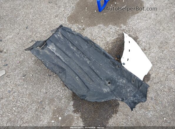 2T3P1RFV7KC044435 2019 TOYOTA LE Белый Вид щитка приборов