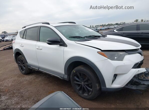 2T3WFREV1JW444020 2018 TOYOTA RAV4 White Սարքավորումների վահանակի տեսք