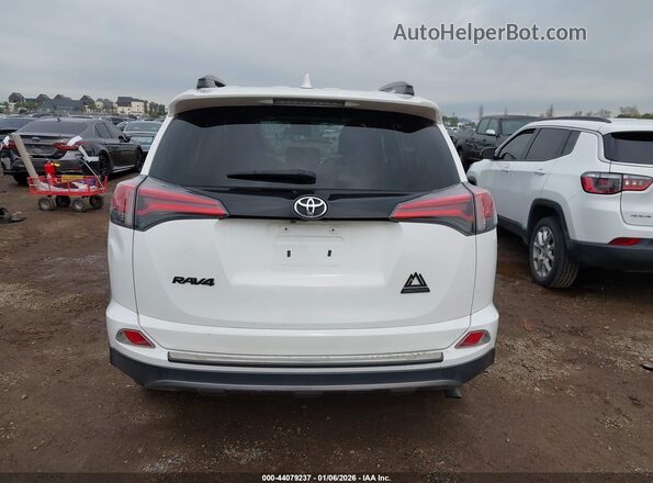 2T3WFREV1JW444020 2018 TOYOTA RAV4 White 