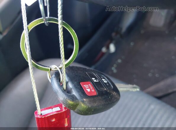 2T3ZFREV7HW313794 2017 TOYOTA LE Red Widok deski rozdzielczej