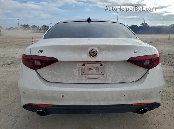 ZARFAECN8J7593343 2018 ALFA ROMEO GIULIA White 