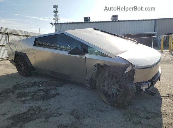 7G2CEHED5RA012985 2024 TESLA CYBERTRUCK Silver წინა ხედი