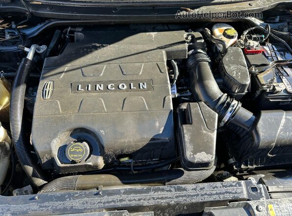2LMHJ5NK6JBL02688 2018 LINCOLN MKT Black Vista del salpicadero