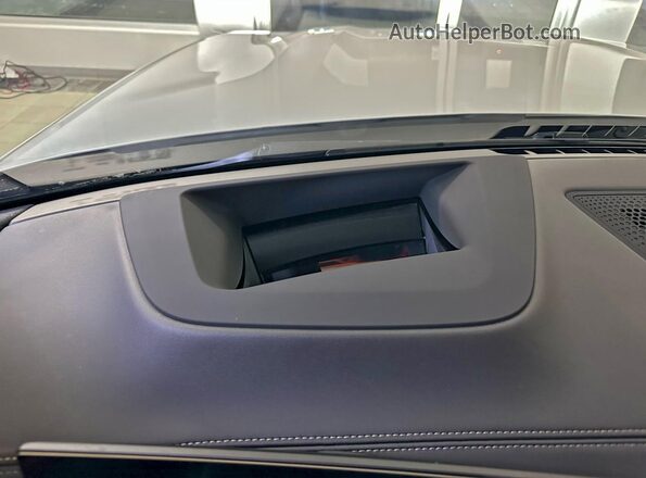 5UX23EM02T9158734 2026 BMW X7 White Vista de la etiqueta del VIN