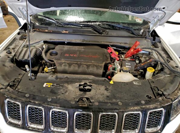 3C4NJDBB4KT690639 2019 JEEP COMPASS White Vista de la etiqueta del VIN