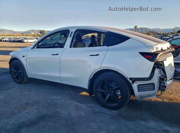7SAYGDEEXTF377485 2026 TESLA MODEL White Tył prawy