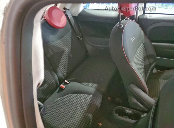 3C3CFFKH3JT255221 2018 FIAT 500 White Vista de los asientos traseros