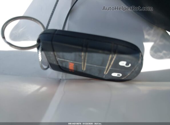 3C4NJCBB6JT286203 2018 JEEP COMPASS White Dashboard view