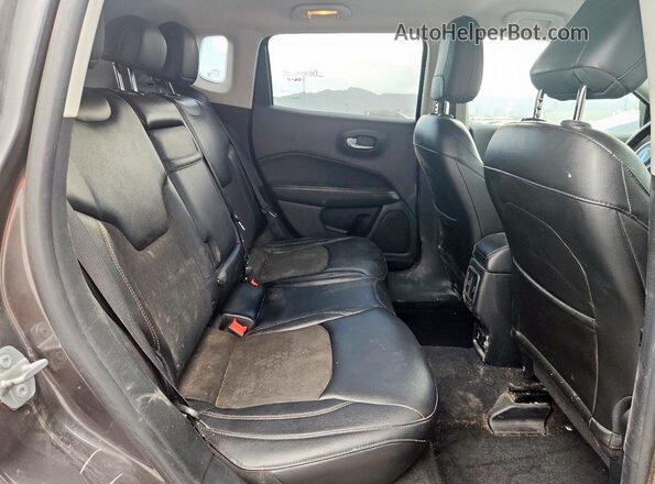 3C4NJCBBXJT408559 2018 JEEP COMPASS Gray Widok wnętrza z tyłu