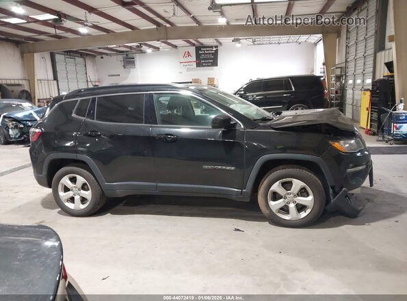 3C4NJDBBXKT683713 2019 JEEP COMPASS Black Rear interior view