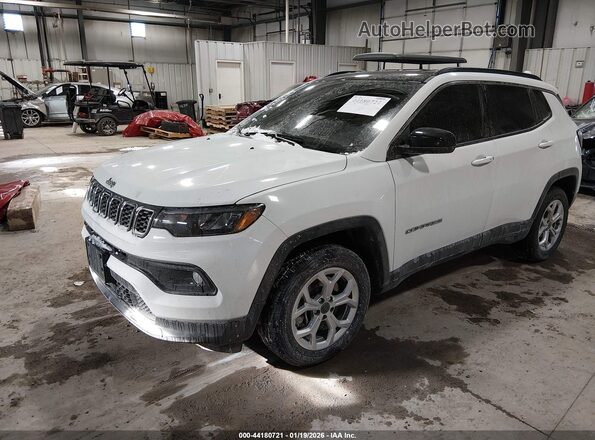 3C4NJDBN3ST599128 2025 JEEP COMPASS White Vista tres cuartos delantera izquierda
