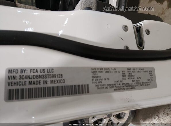 3C4NJDBN3ST599128 2025 JEEP COMPASS White Vista del compartimento del motor