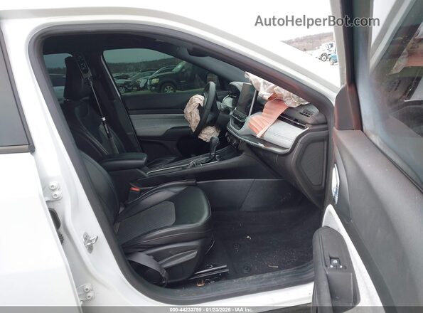 3C4NJDBN5PT514975 2023 JEEP COMPASS White Вид салону спереду