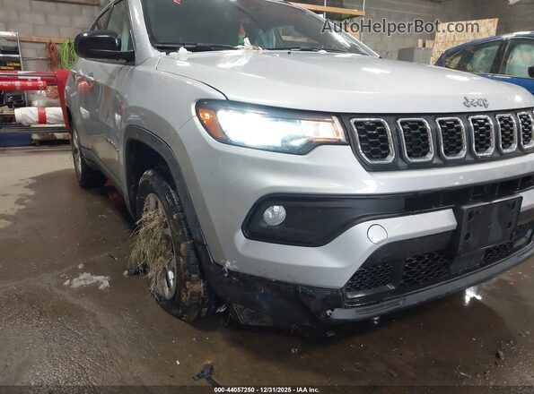 3C4NJDBN8RT113889 2024 JEEP COMPASS Silver Vista frontal