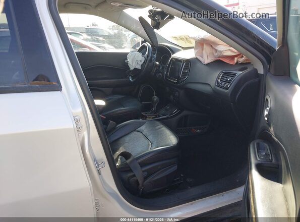 3C4NJDCB4MT604523 2021 JEEP COMPASS White Вид салону спереду