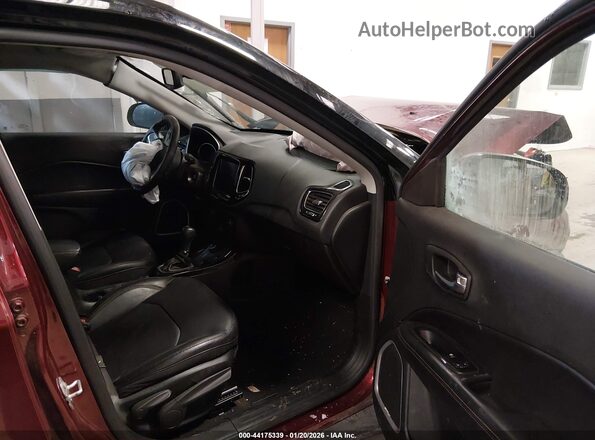3C4NJDCB8LT216242 2020 JEEP COMPASS Maroon Widok wnętrza z przodu
