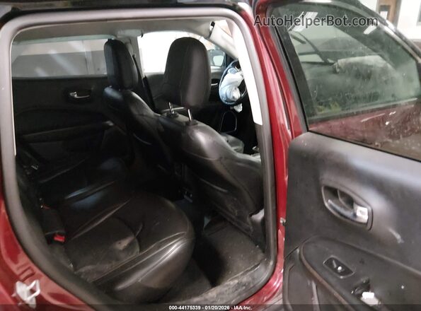 3C4NJDCB8LT216242 2020 JEEP COMPASS Maroon Widok naklejki z numerem VIN