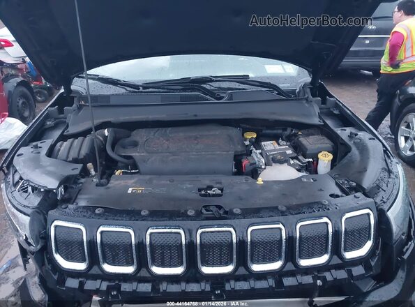 3C4NJDCB8NT199056 2022 JEEP COMPASS Black Widok z tyłu