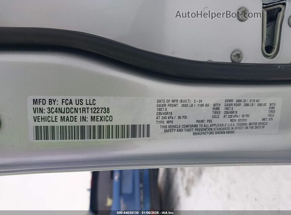 3C4NJDCN1RT122738 2024 JEEP COMPASS Silver 