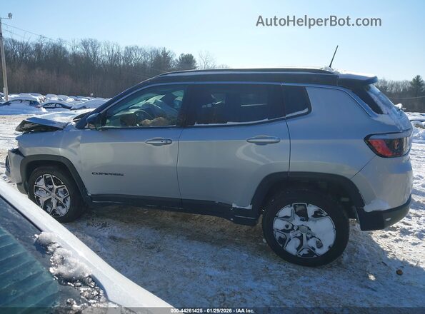3C4NJDCN1RT132573 2024 JEEP COMPASS Silver სალონის 360-გრადუსიანი ხედი