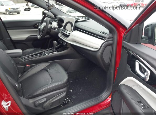 3C4NJDCN9TT196125 2026 JEEP COMPASS Red Front interior view