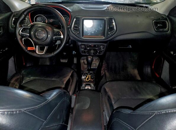 3C4NJDDB0HT597574 2017 JEEP COMPASS Green წინა პანელის ხედი