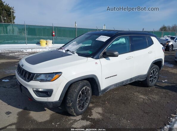 3C4NJDDBXLT195747 2020 JEEP COMPASS White წინა მარცხენა ხედი სამი მეოთხედიდან