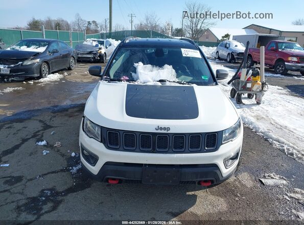 3C4NJDDBXLT195747 2020 JEEP COMPASS White ხელსაწყოთა პანელის ხედი