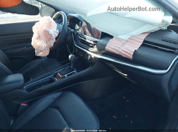3C4NJDFNXRT135130 2024 JEEP COMPASS White Front interior view