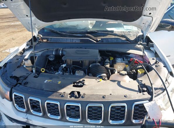 3C4NJDFNXRT135130 2024 JEEP COMPASS White Rear view