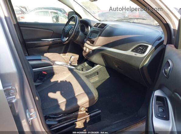 3C4PDCGB7GT181719 2016 DODGE JOURNEY Gray Front interior view