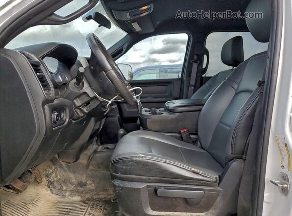 3C63R3GJXNG208626 2022 RAM 3500 Белый Вид панели приборов