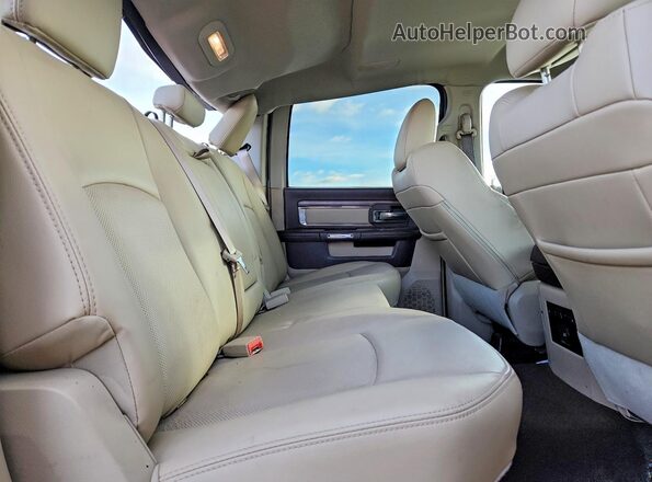 3C63R3JL2GG242508 2016 RAM 3500 Красный Вид задних сидений