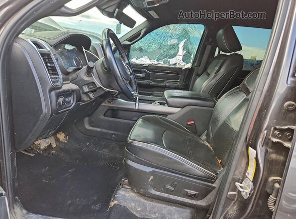 3C63R3JL7NG241352 2022 RAM 3500 Серый Вид салона спереди